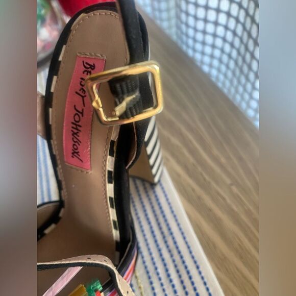 BETSEY JOHNSON 1970s Style Striped Pom Pom Platform Heels size 5.5 - Picture 14 of 16